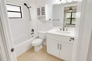 1463 Lake Crystal Dr, West Palm Beach, FL 33411 - Photo 11