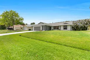 731 SE Majestic Terrace, Port Saint Lucie, FL 34983 - Photo 5