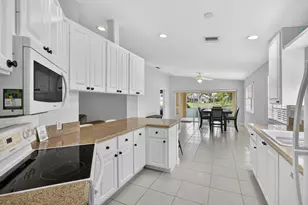 8154 Montserrat Pl, Wellington, FL 33414 - Photo 27