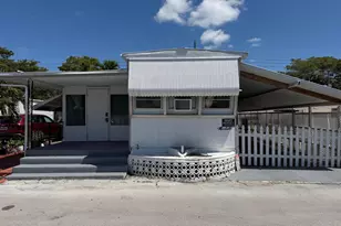 820 SW 1st Pl, Hallandale Beach, FL 33009 - Photo 1