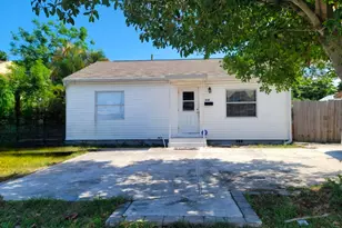 618 Hunter St, West Palm Beach, FL 33405 - Photo 1