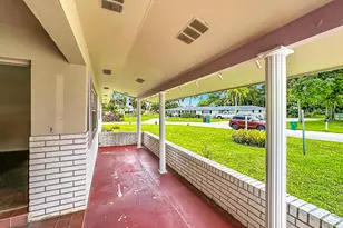 2402 Newport Dr, Fort Pierce, FL 34982 - Photo 9
