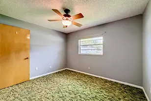2402 Newport Dr, Fort Pierce, FL 34982 - Photo 27
