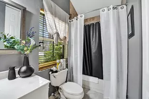 18623 SW 7th St, Pembroke Pines, FL 33029 - Photo 19