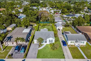 620 N B St, Lake Worth Beach, FL 33460 - Photo 1