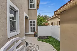 10909 NW 46th Dr, Coral Springs, FL 33076 - Photo 5
