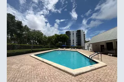 3301 N Country Club Drive #Unit 209, Miami, FL 33180 - Photo 3