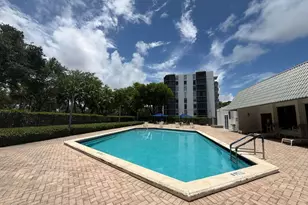 3301 N Country Club Dr, Miami, FL 33180 - Photo 3