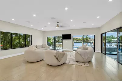 319 S Riverside Drive, Pompano Beach, FL 33062 - Photo 11