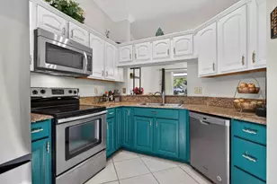 1921 Discovery Cir E, Deerfield Beach, FL 33442 - Photo 15