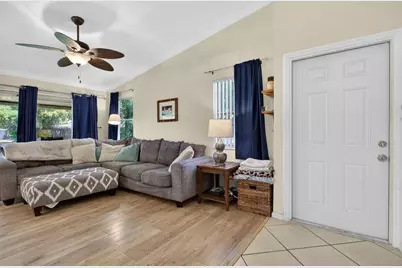 1921 Discovery Circle E, Deerfield Beach, FL 33442 - Photo 5