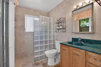 1921 Discovery Circle E, Deerfield Beach, FL 33442 - Photo 23