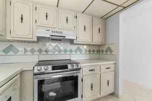 2835 SW 13th St, Delray Beach, FL 33445 - Photo 9