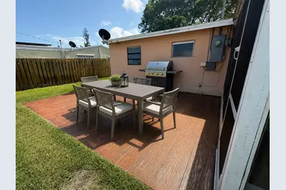 1428 SW 1st Avenue, Deerfield Beach, FL 33441 - Photo 15