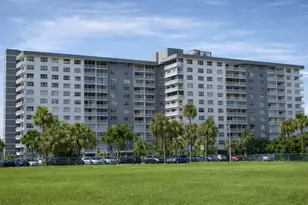 3800 Hillcrest Dr, Hollywood, FL 33021 - Photo 1