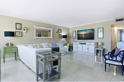 213 Wellington E, West Palm Beach, FL 33417 - Photo 5