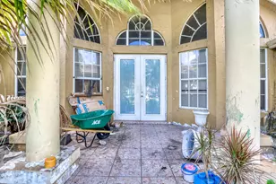 1015 NE 3rd St, Belle Glade, FL 33430 - Photo 1