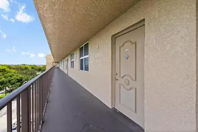 4550 NW 18th Avenue #709, Deerfield Beach, FL 33064 - Photo 3