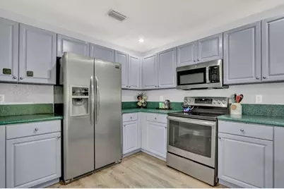 3300 Commodore Court, West Palm Beach, FL 33411 - Photo 13