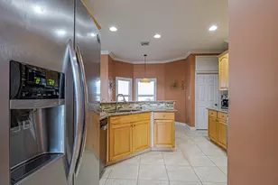 581 SW Grove Ave, Port Saint Lucie, FL 34983 - Photo 9