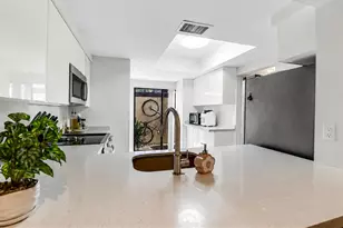 8858 NW 48th St, Sunrise, FL 33351 - Photo 5