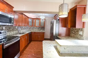 12255 NW Miami Ct, North Miami, FL 33168 - Photo 9