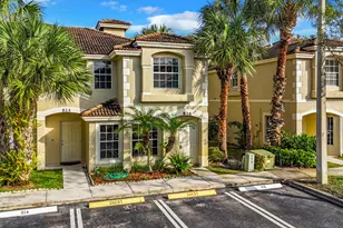 816 Summit Lake Dr, West Palm Beach, FL 33406 - Photo 1