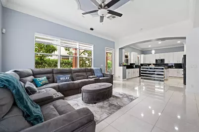 658 Cresta Circle, West Palm Beach, FL 33413 - Photo 11