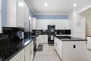 658 Cresta Cir, West Palm Beach, FL 33413 - Photo 13