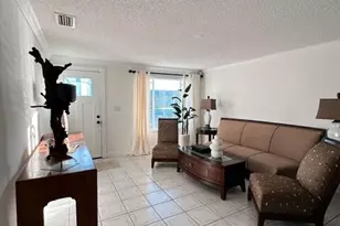 10079 Yeoman Ln, Royal Palm Beach, FL 33411 - Photo 9