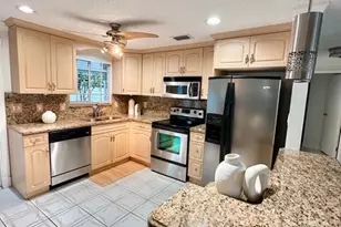 10079 Yeoman Ln, Royal Palm Beach, FL 33411 - Photo 7
