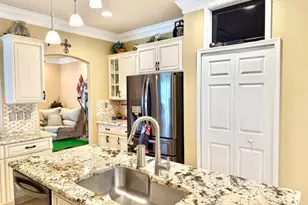 598 NW Waverly Circle S, Port Saint Lucie, FL 34983 - Photo 9