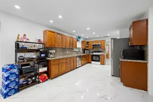 2340 Fairmont Ave, Miramar, FL 33025 - Photo 9