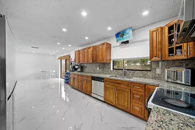 2340 Fairmont Avenue, Miramar, FL 33025 - Photo 9