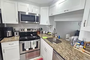 9235 Lagoon Pl, Davie, FL 33324 - Photo 11