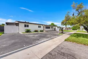 10040 SW 32nd St, Miami, FL 33165 - Photo 3