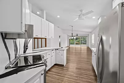 918 SW Balmoral Trace, Stuart, FL 34997 - Photo 11
