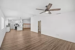 918 SW Balmoral Trce, Stuart, FL 34997 - Photo 13