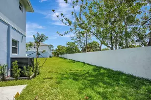3868 Patio Ct, Palm Springs, FL 33461 - Photo 43