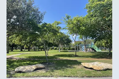 739 NE 13th Court #Unit 2, Fort Lauderdale, FL 33304 - Photo 11