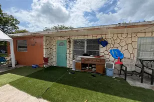 2696 SE Bonita St, Stuart, FL 34997 - Photo 1