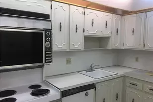2851 S Palm Aire Dr, Pompano Beach, FL 33069 - Photo 3