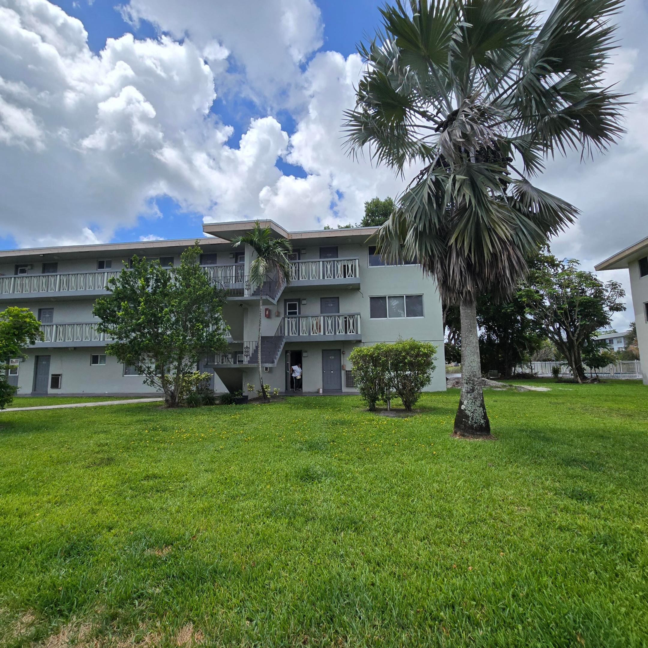 5420 NW 11th St #202 - 5420 NW 11th St #202, Plantation, FL 33313 Luxury Property | Jose Angel Pina