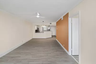 115 Lake Emerald #304, Oakland Park, FL 33309 - Photo 7
