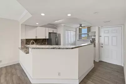 115 Lake Emerald #304, Oakland Park, FL 33309 - Photo 5
