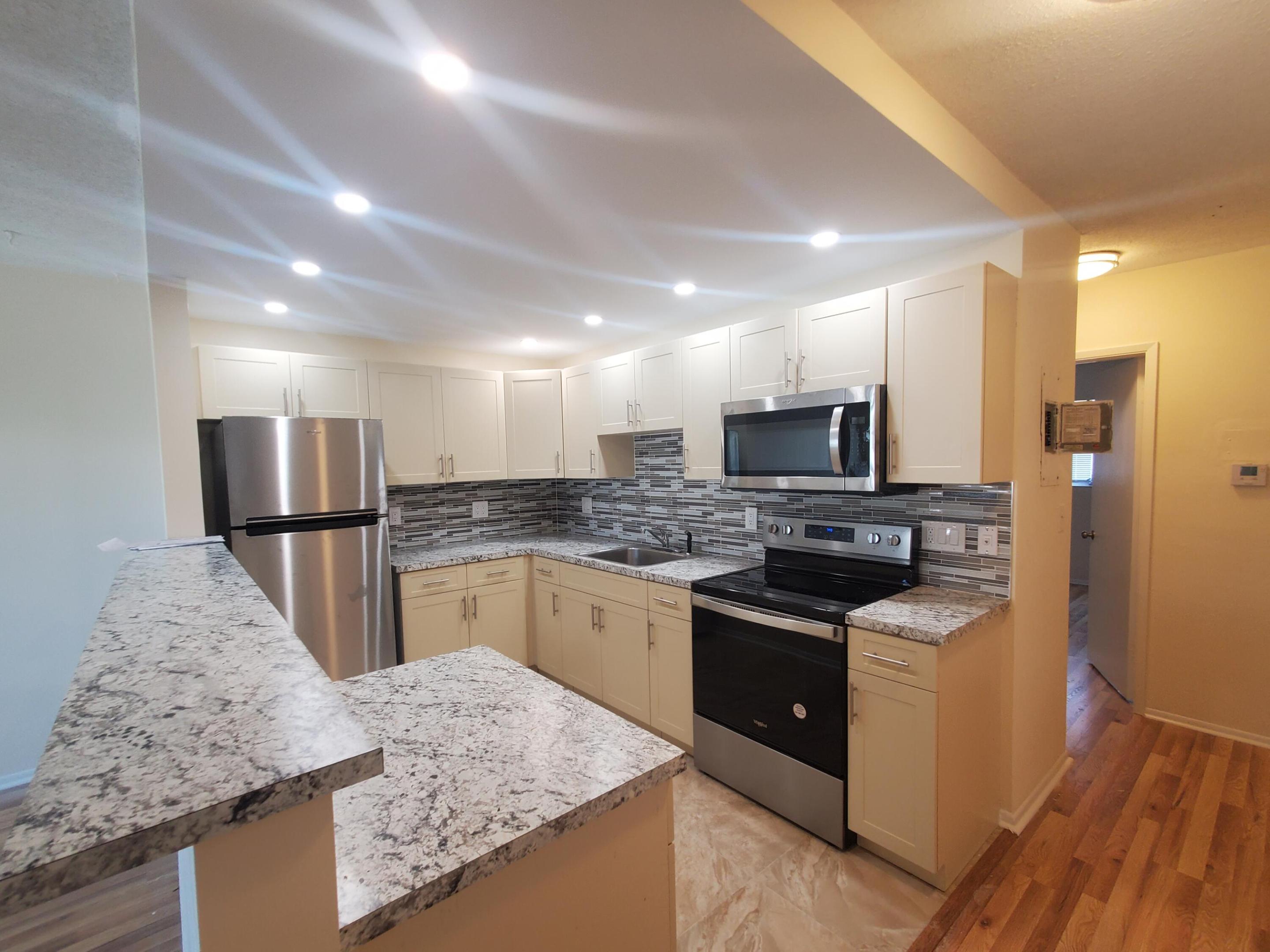 5203 NE 24th Terrace #B206 - 5203 NE 24th Terrace #B206, Fort Lauderdale, FL 33308 Luxury Property | Jose Angel Pina