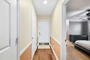10569 Pelican Dr, Wellington, FL 33414 - Photo 13