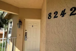 8242 Mulligan Cir, Port Saint Lucie, FL 34986 - Photo 7