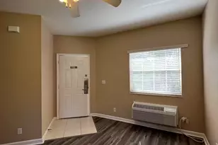 8242 Mulligan Cir, Port Saint Lucie, FL 34986 - Photo 9