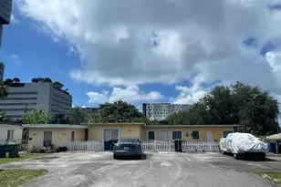 224 SE 9th Ct, Hallandale Beach, FL 33009 - Photo 1